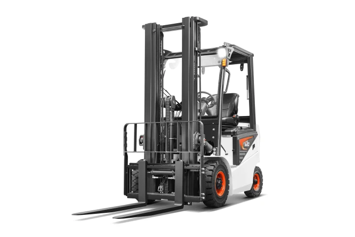 bobcat-emea-electric-forklifts-b20nsc-studio-1